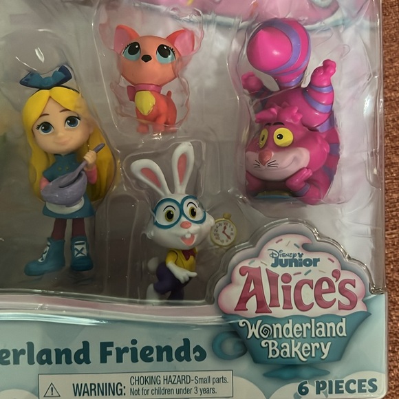 New Alice Wonderland Friends - Picture 3 of 4
